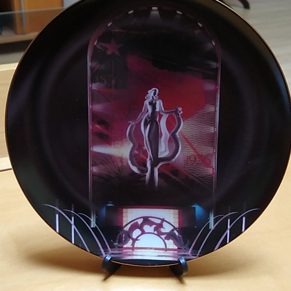$4 Decorative Plate